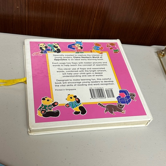 World of Opposites book by Claire Henley - Picture 5 of 15